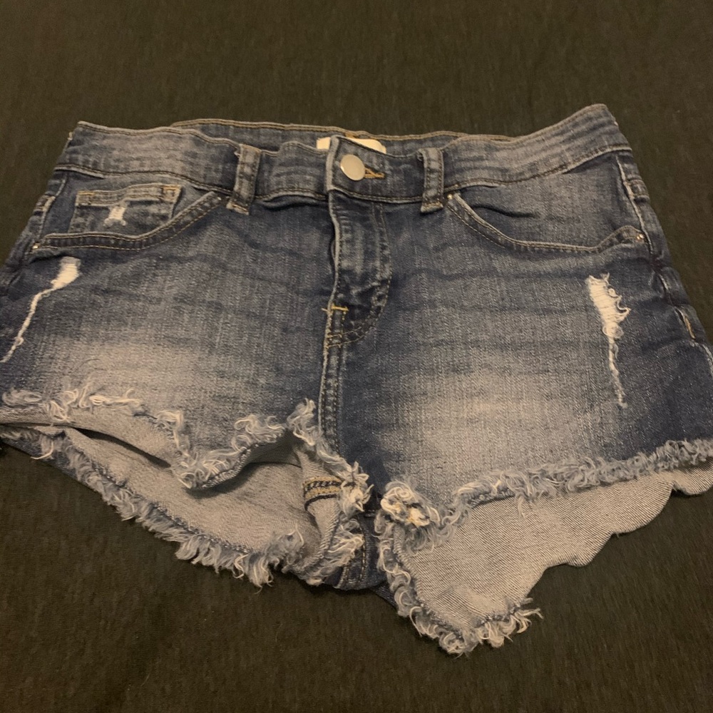 H&M distressed denim shorts